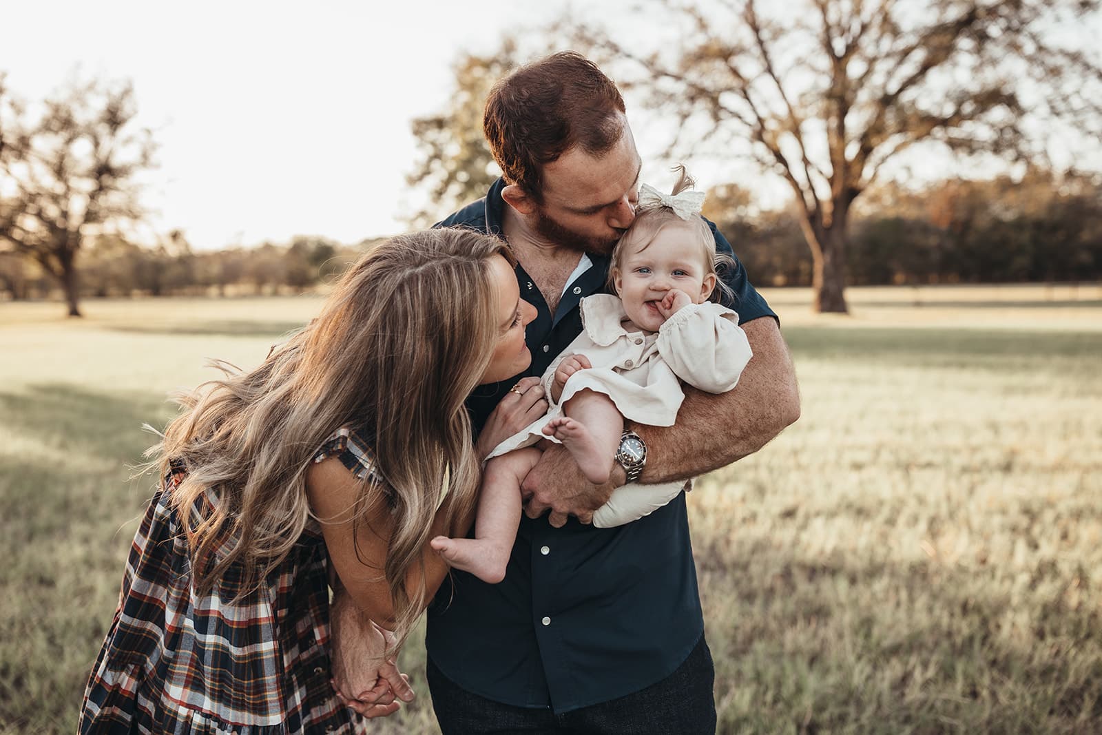 Dallas family photography session showcasing beautiful family portraits in natural light - Image 005