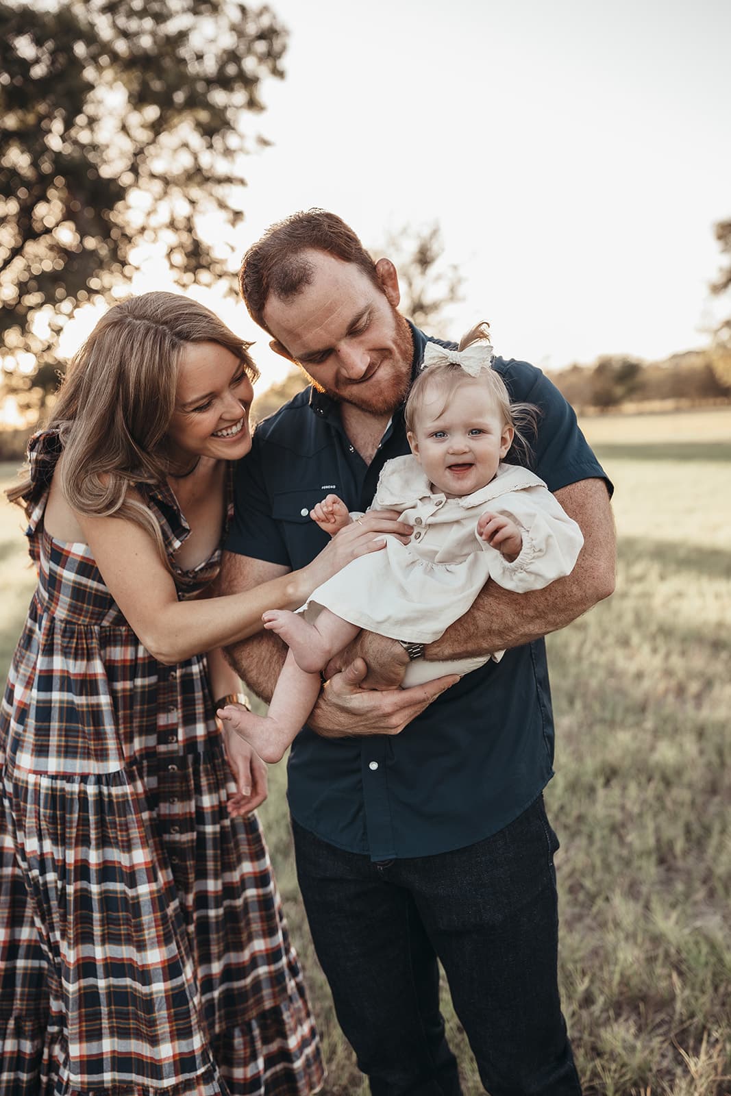 Dallas family photography session showcasing beautiful family portraits in natural light - Image 008