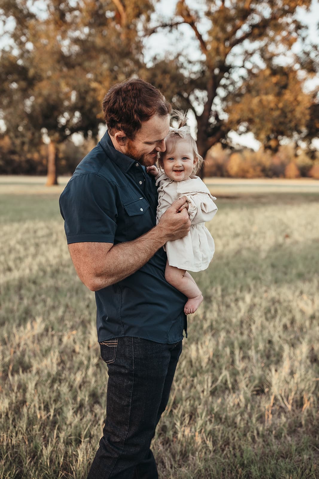 Dallas family photography session showcasing beautiful family portraits in natural light - Image 020