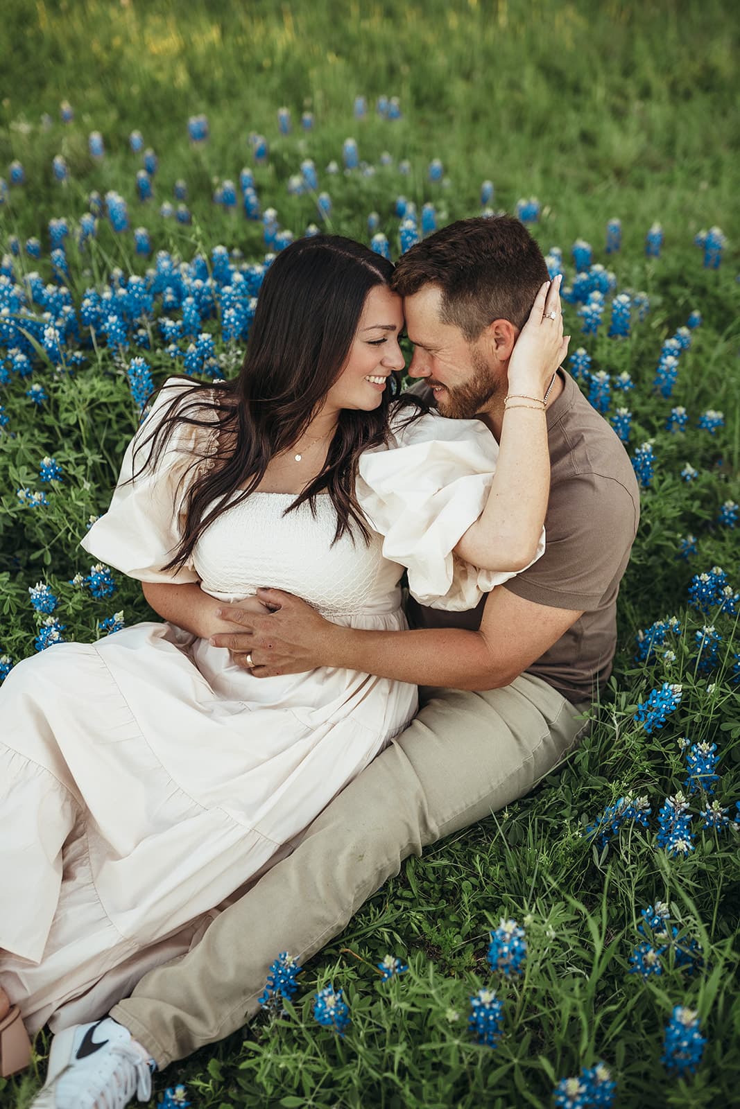 Dallas baby announcement photography showcasing beautiful pregnancy reveal portraits - Image 006