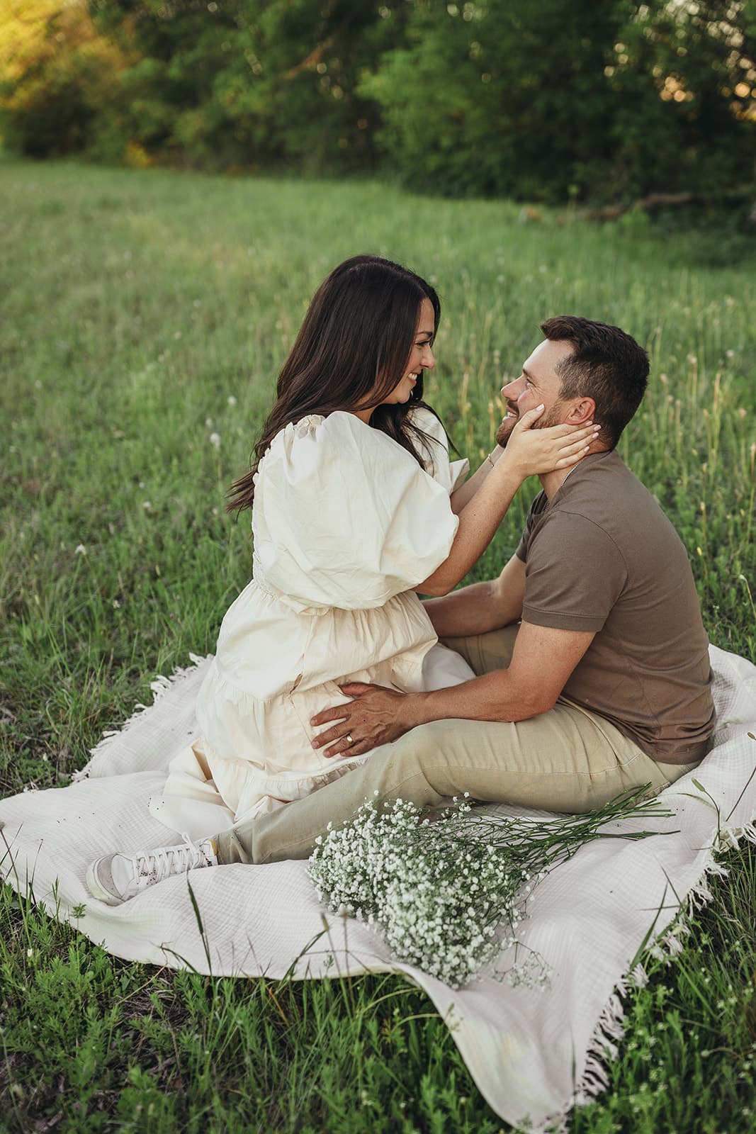 Dallas baby announcement photography showcasing beautiful pregnancy reveal portraits - Image 007