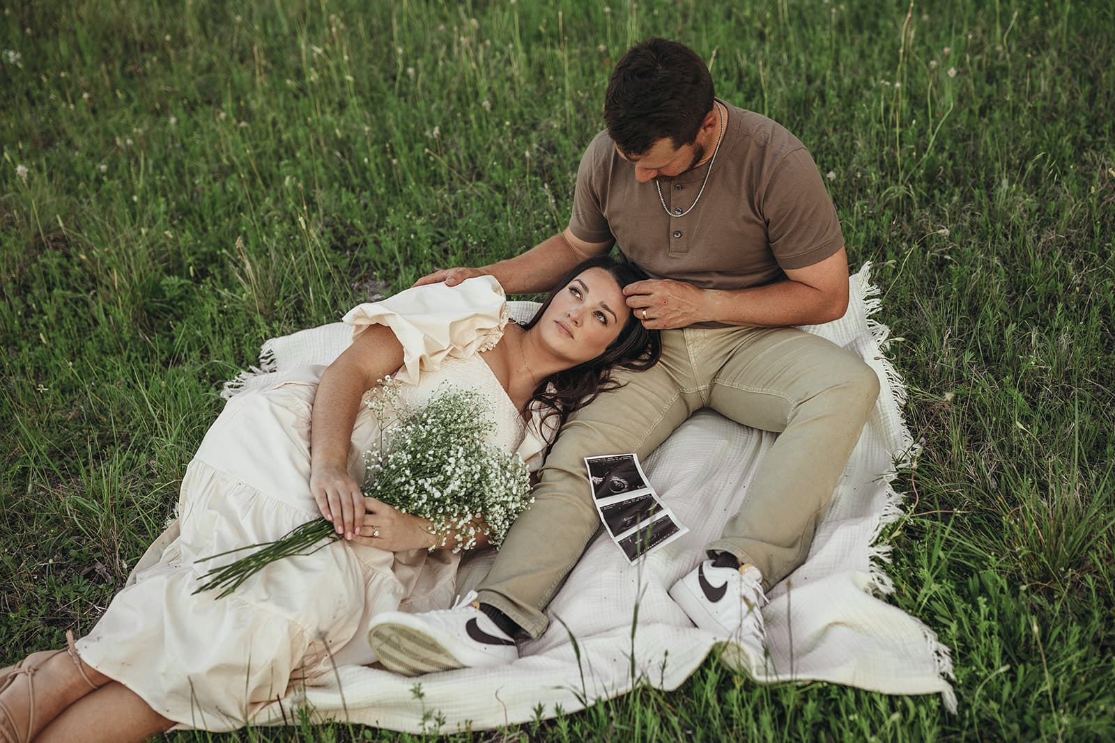 Dallas baby announcement photography showcasing beautiful pregnancy reveal portraits - Image 010