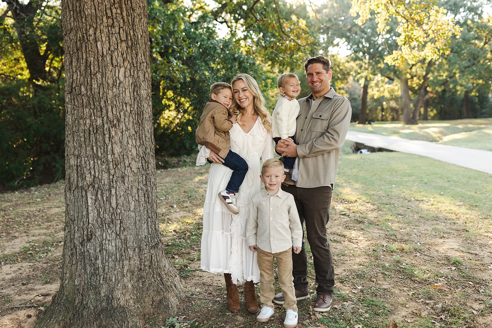 Dallas mini session photography showcasing beautiful family portraits - Image 003