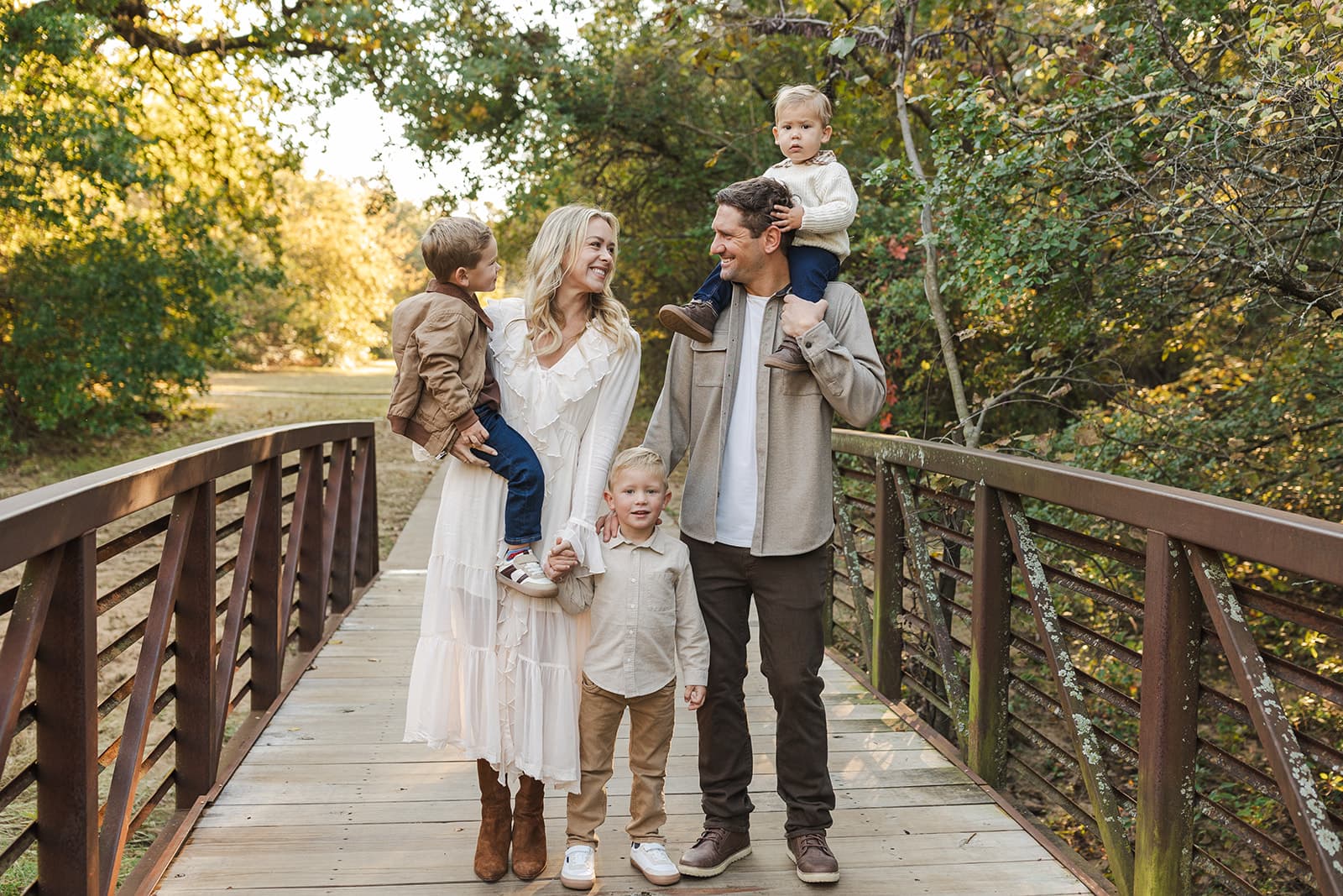 Dallas mini session photography showcasing beautiful family portraits - Image 007