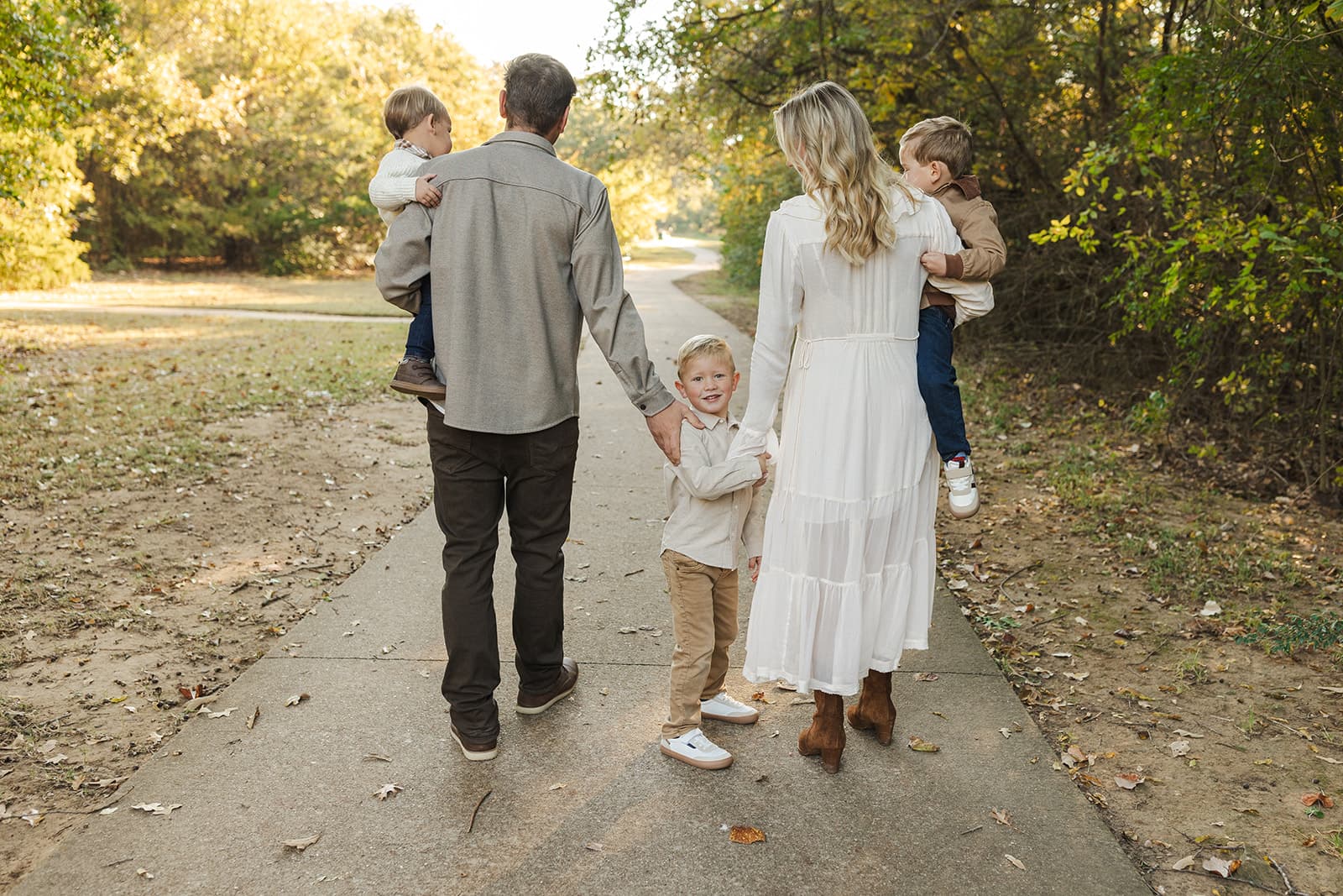 Dallas mini session photography showcasing beautiful family portraits - Image 013